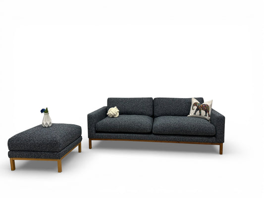 Nyomtrukket og lekkert Bolia North 3 seter sofa m pall i eksklusiv boucle