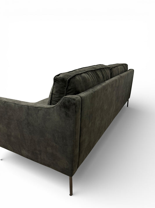 Eksklusiv 3-seter sofa i grønn velur – Førpris over 15.000 kr – Nå kun 4.999 kr!