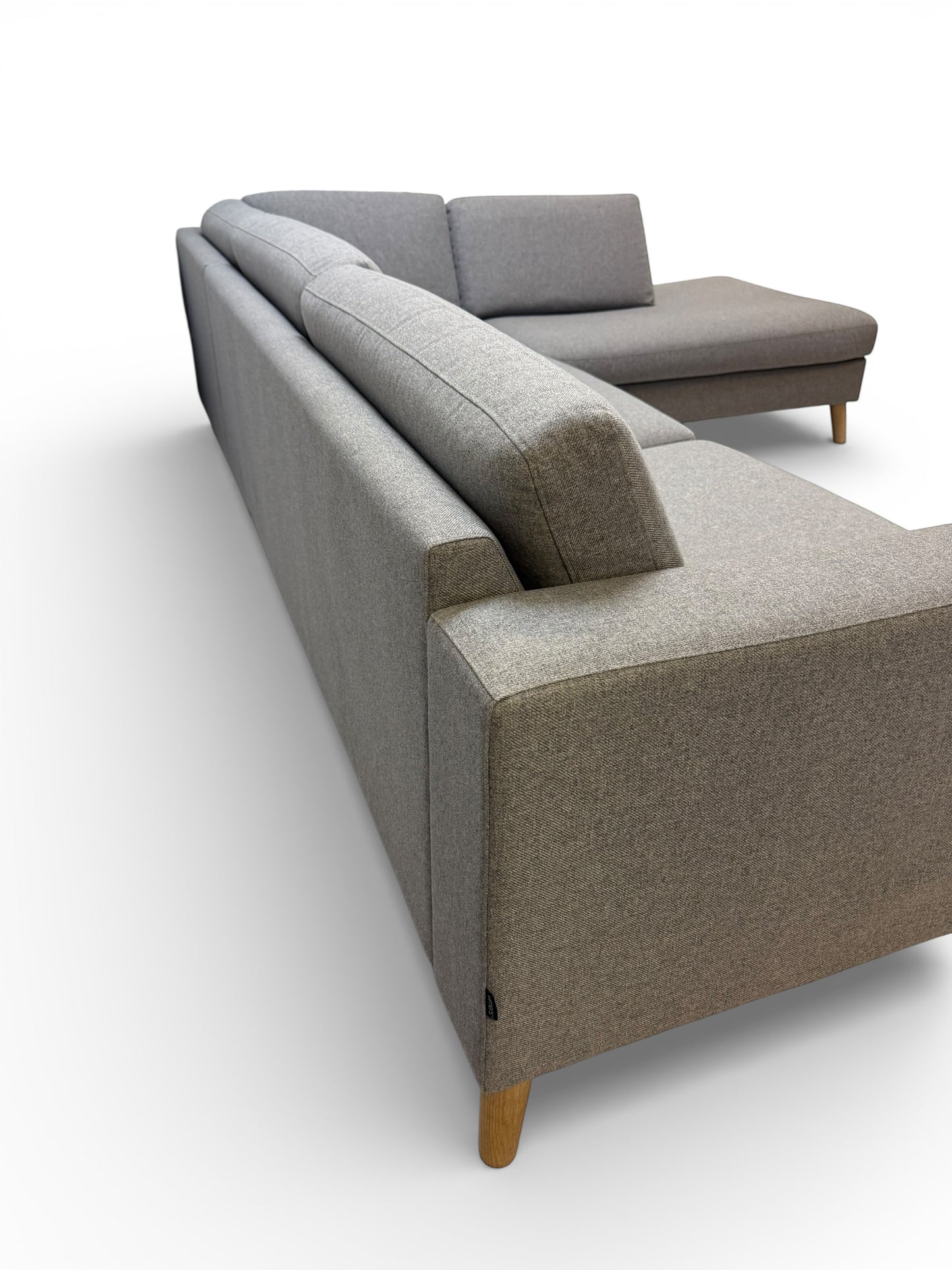 Vilmers Nordic hjørnesofa med sjeselong – Pentbrukt kvalitetssofa fra Bohus